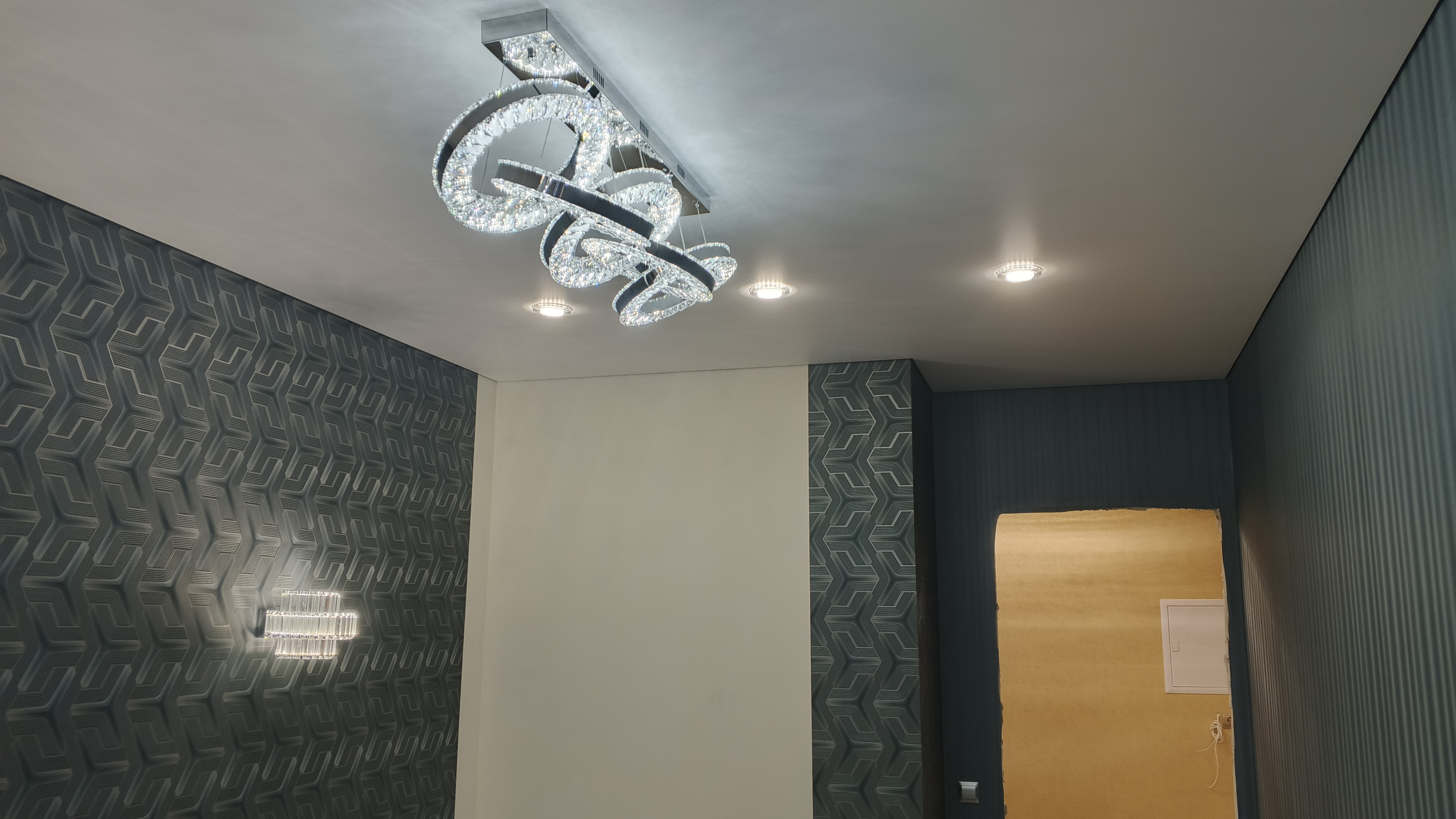 ЖК ВЕРЕСАЕВА: ДЕКОРАТИВНАЯ ОТДЕЛКА И МОНТАЖ ОСВЕЩЕНИЯ